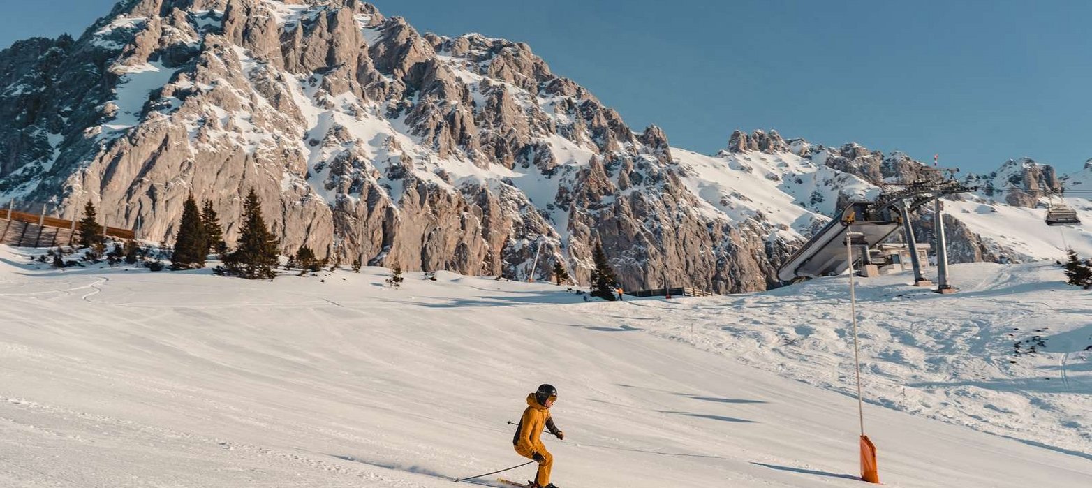 Skifahrer im Skigebiet Ehrwalder Almbahn