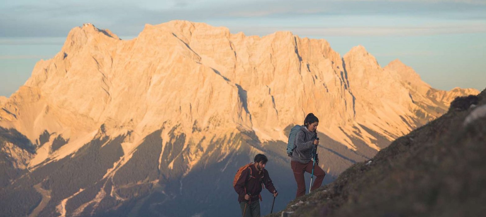 Sonnenaufgangswanderung mit Blick auf die Zugspitze